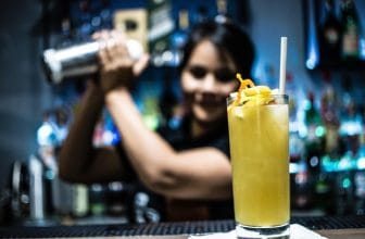 Cocktailworkshop op locatie: de perfecte mix van plezier en verbinding